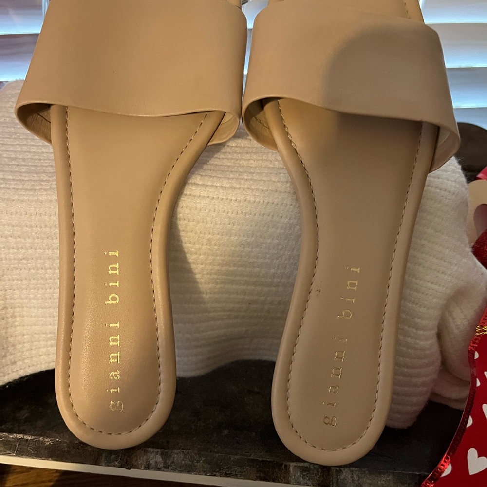 Gianni Bini Women's Cream Slide Sandals